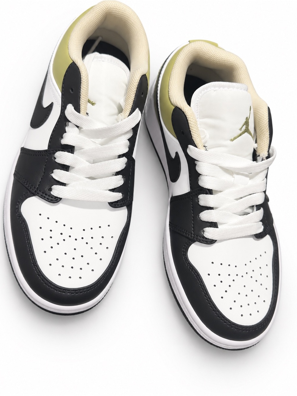 Nike Low Top Sneakers - White / Black / Olive Green